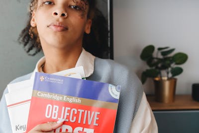 العمودي بوابتك نحو دراسة اللغة الإنجليزية بأفضل سعر