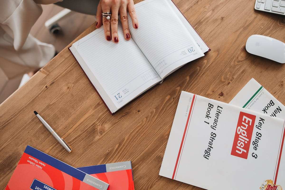 تكاليف دراسة اللغة الانجليزية في بريطانيا بتكاليف منخفضة مع وكالة العامودي