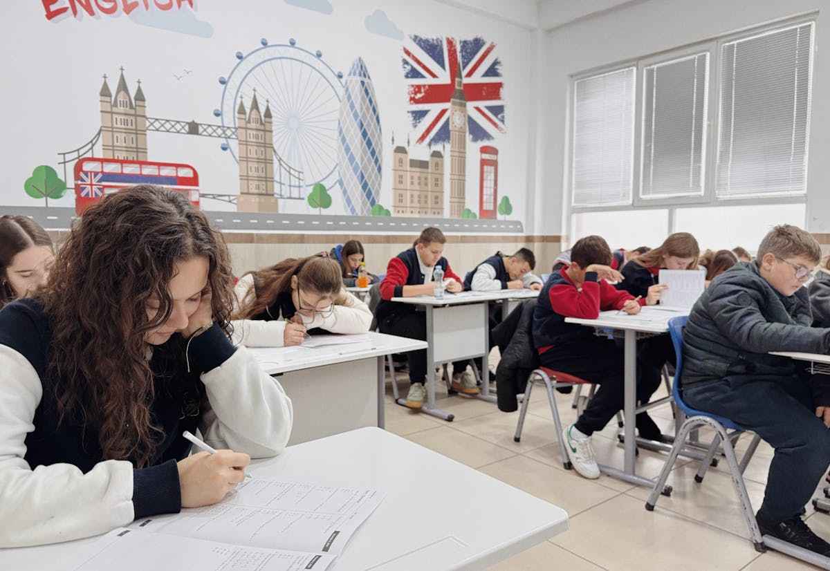 أفضل معاهد اللغة الإنجليزية في بريطانيا مع مكتب العمودي