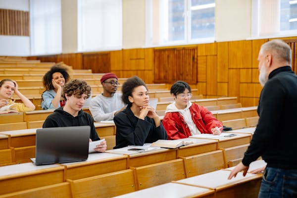 أهمية دراسة اللغة الإنجليزية بالخارج